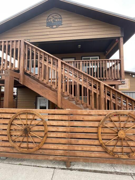 Parkway Yellowstone Guest House #7 ガーディナー エクステリア 写真